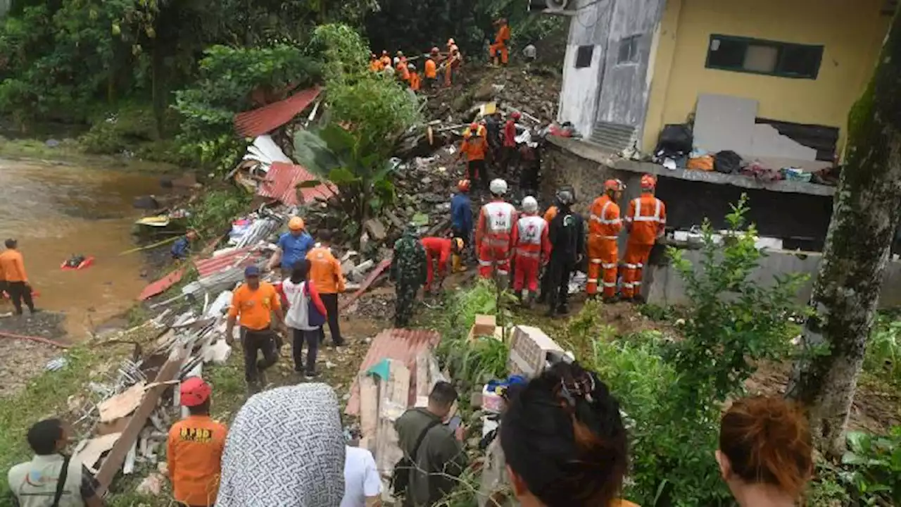 BNPB Serahkan Dana Siap Pakai Rp 500 Juta untuk Korban Longsor di Bogor