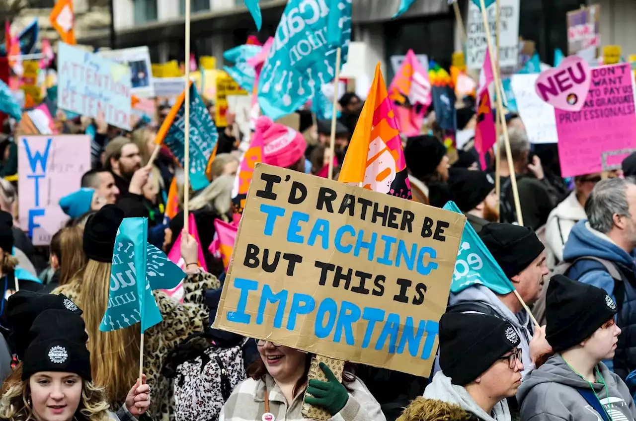 Teachers agree NO more strikes for at least two weeks as they enter crunch pay talks after NHS deal