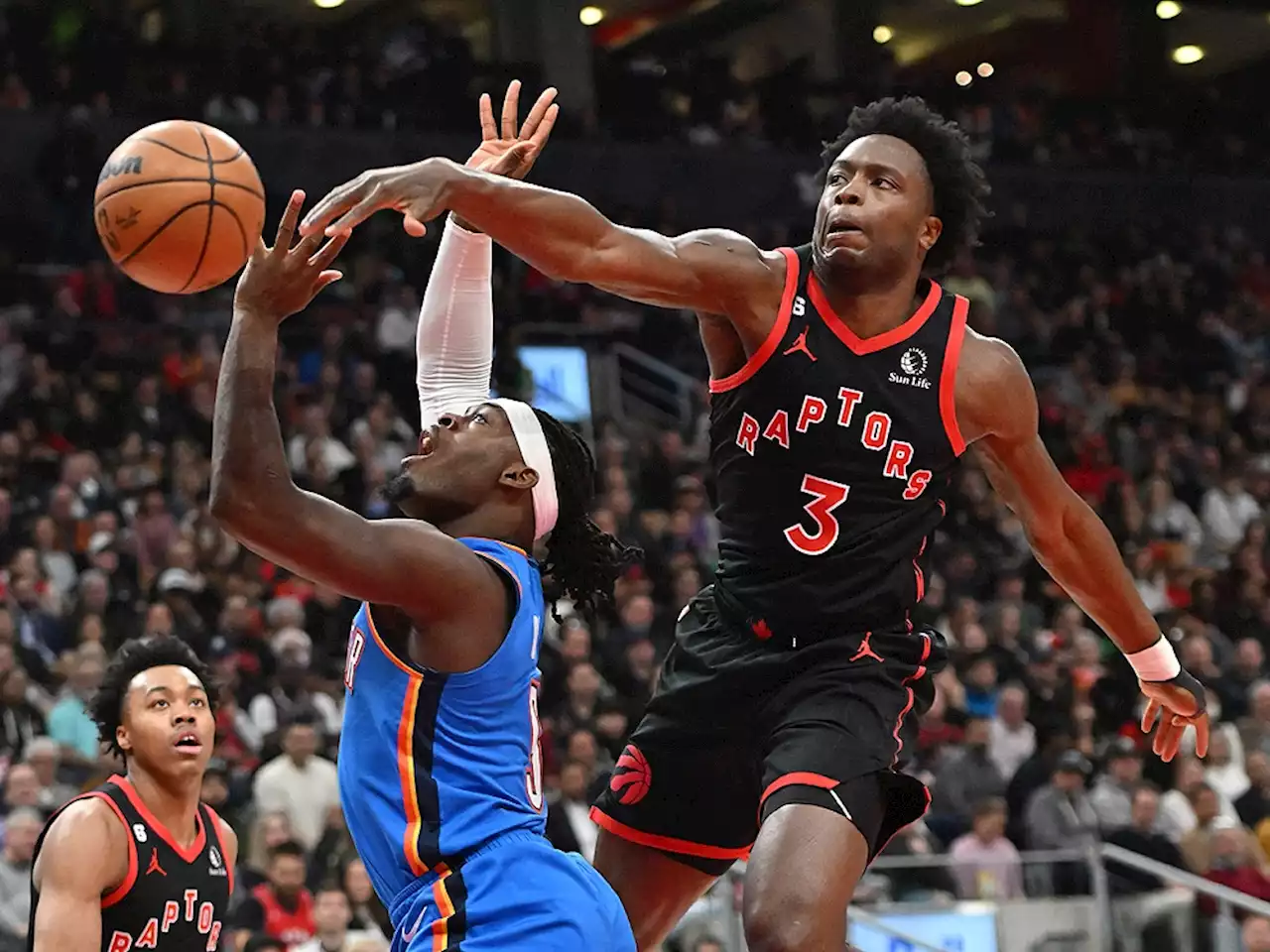 Siakam, Poeltl key as Raptors win sixth straight at home