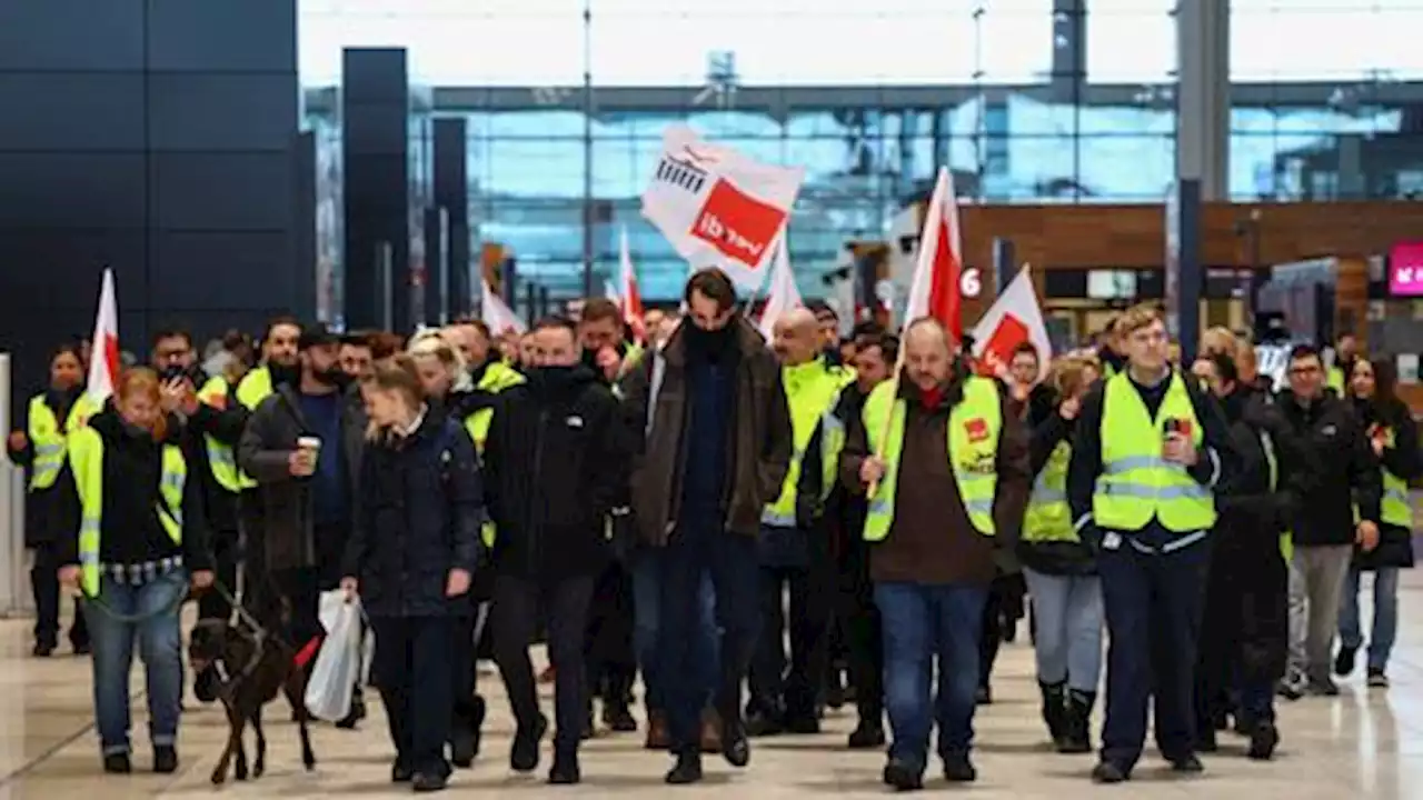 Hundreds of flights cancelled in fresh round of strikes at German airports