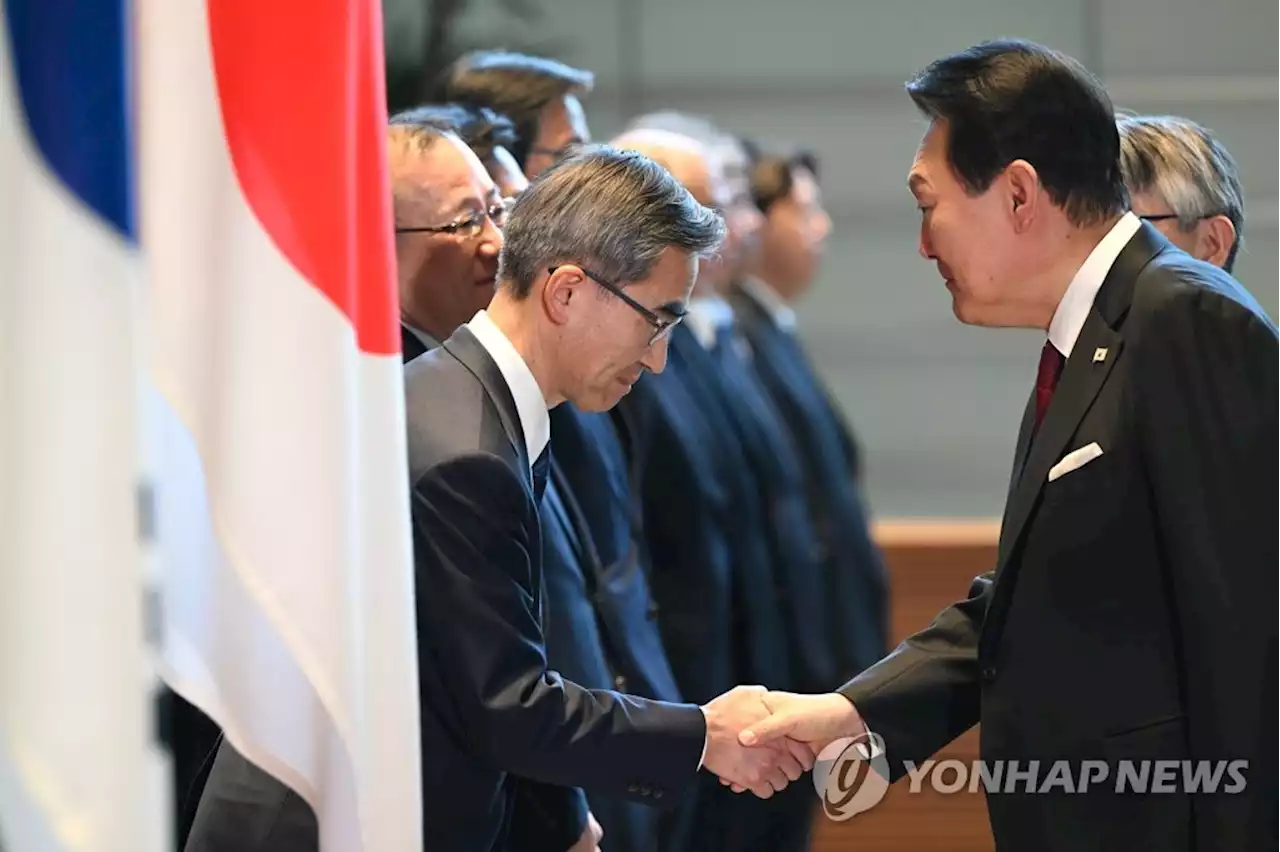 尹 지지율 33%로 1%p 하락…국민의힘은 38→34%로 '뚝'[한국갤럽] | 연합뉴스