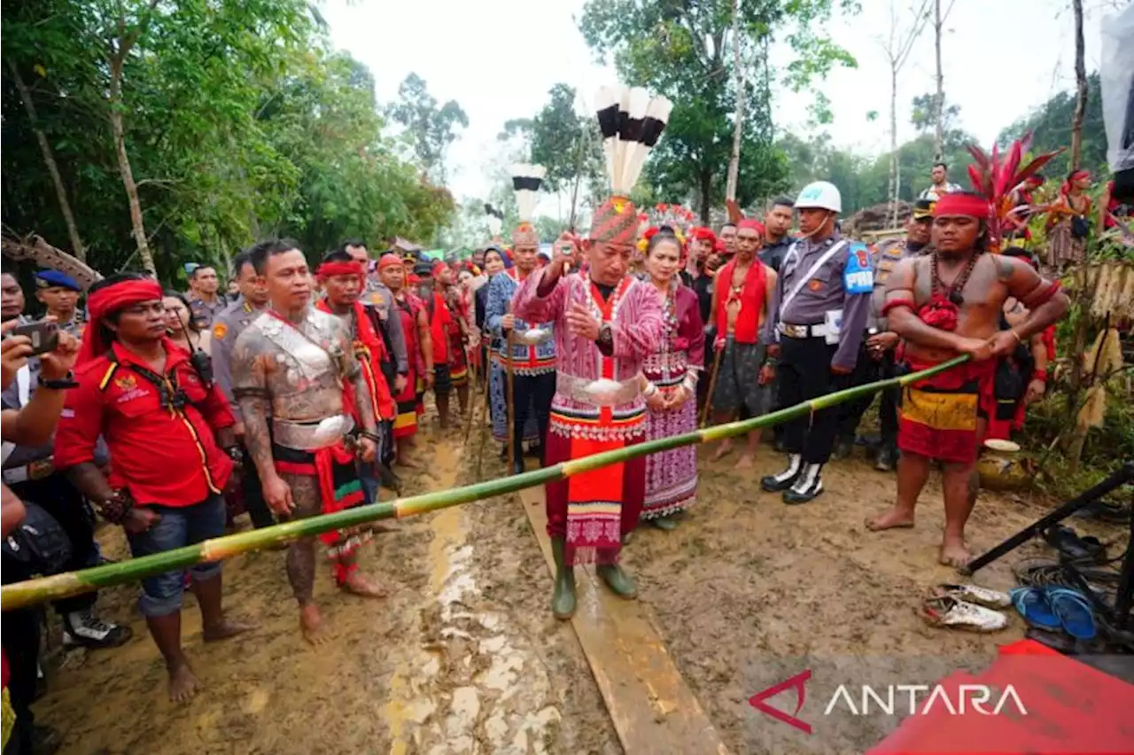 Kapolri ajak masyarakat Dayak siapkan SDM sambut kehadiran IKN