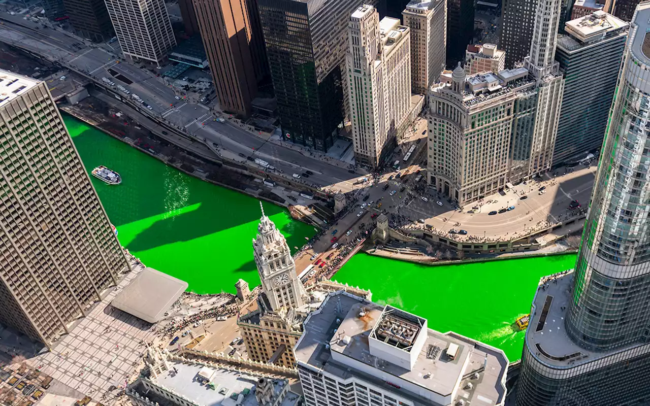 El río Chicago se pintó de verde por el Día de San Patricio