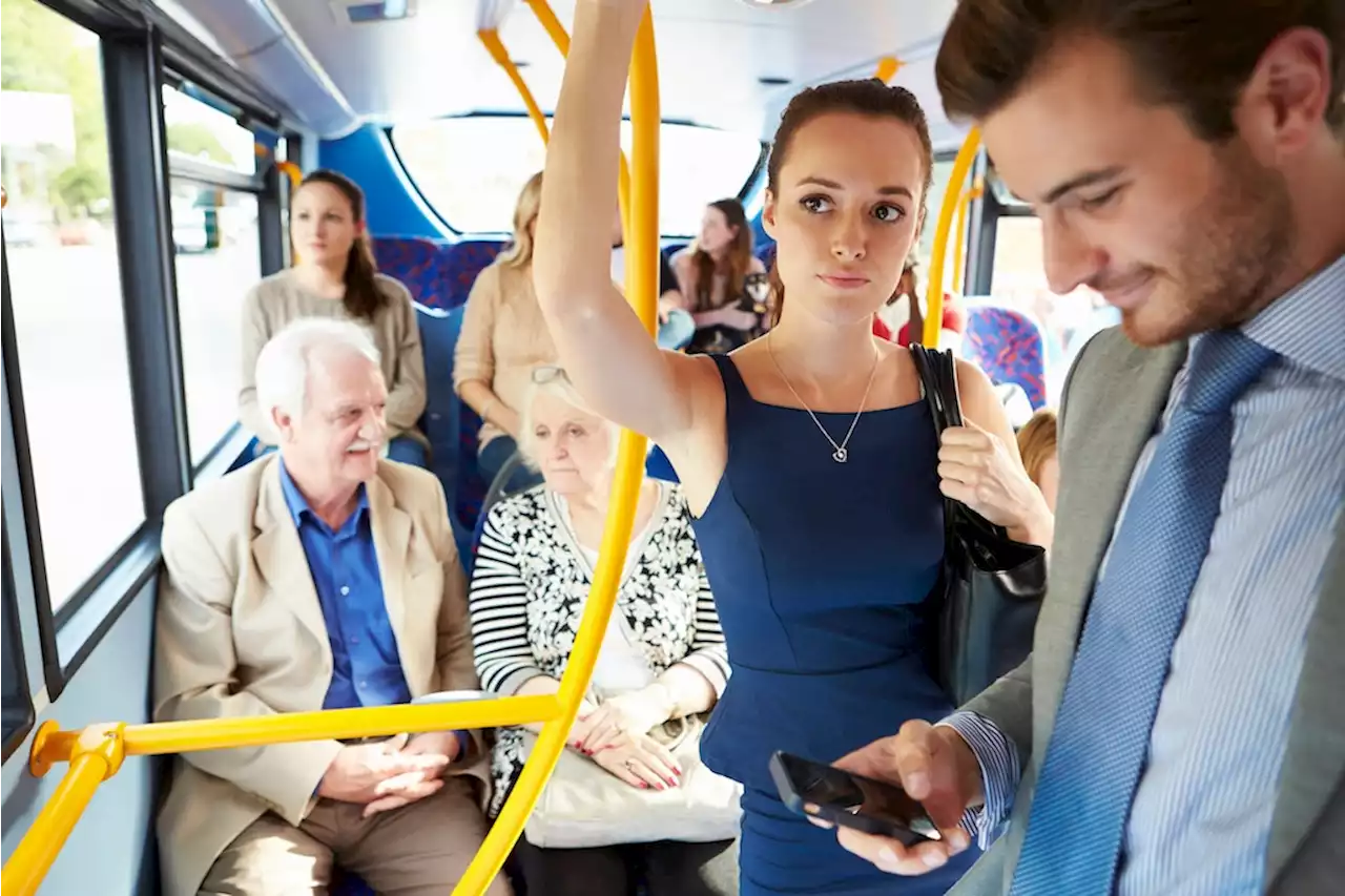 Verhaltensfrage: Darf ich einem Fünfzigjährigen einen Sitzplatz anbieten?