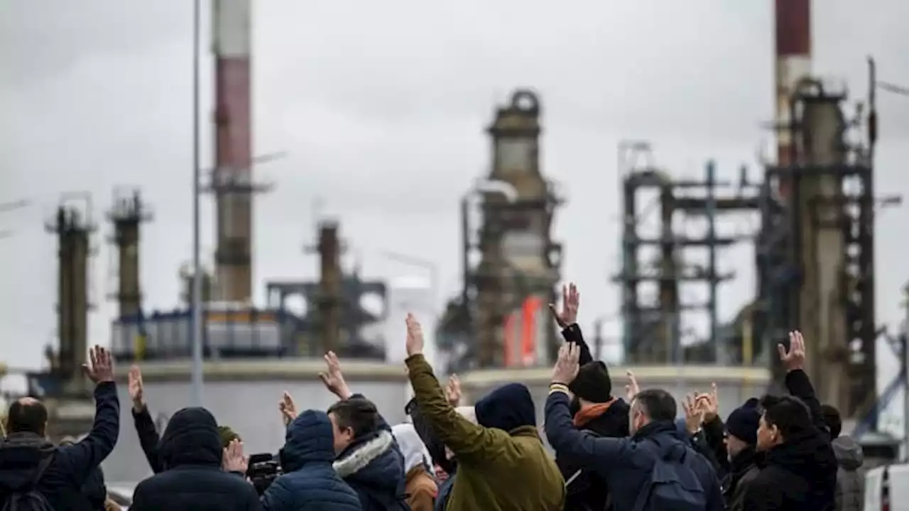 Réforme des retraites: 37% de grévistes dans les raffineries et dépôts Totalénergies ce samedi