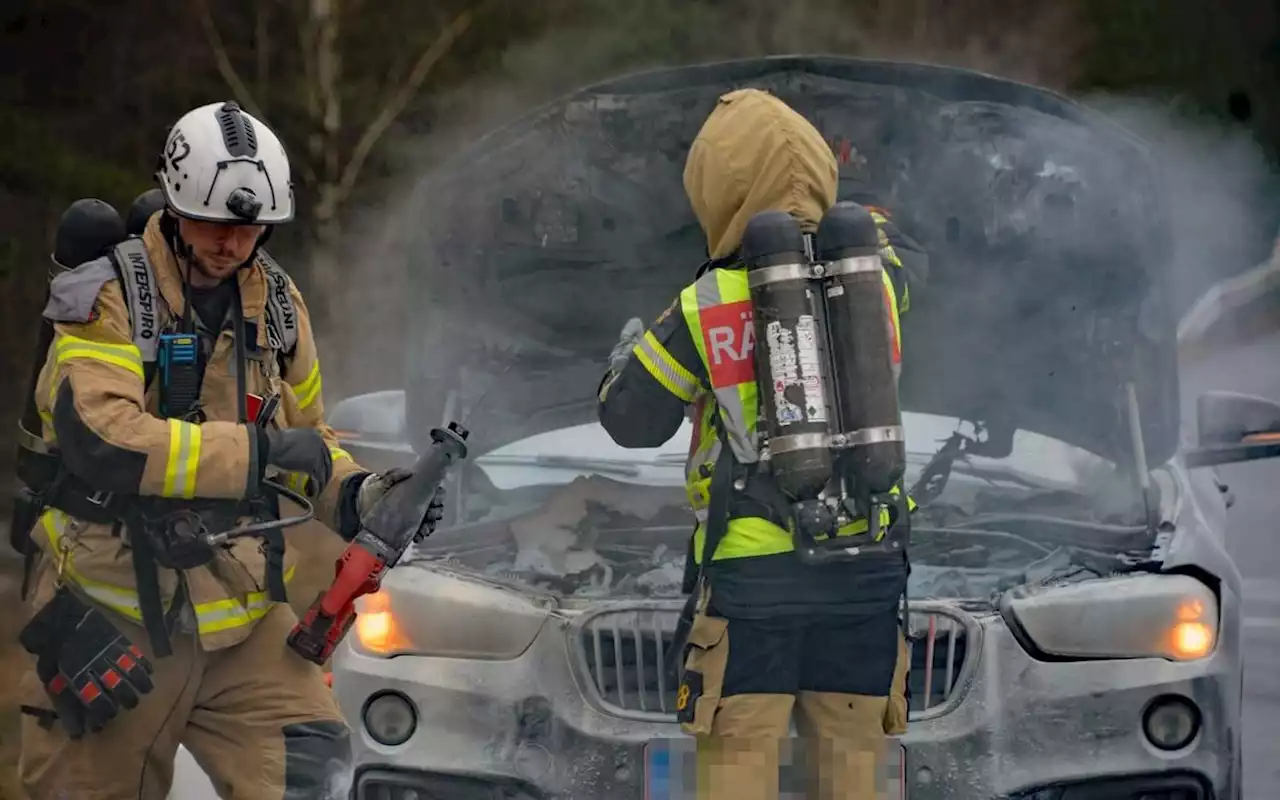 Larm om brand i bil på E6