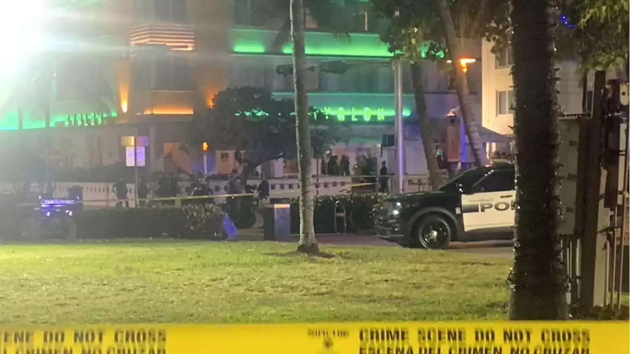 1 dead, 1 hurt in shooting during Miami Beach spring break