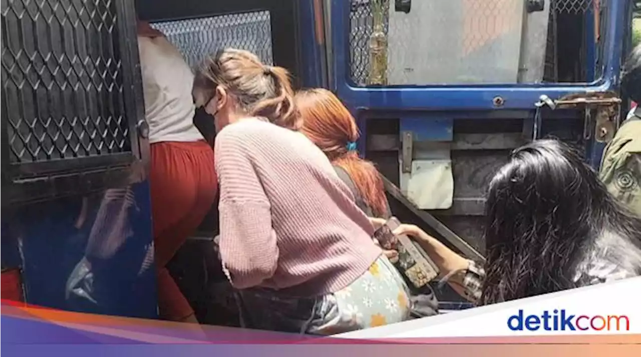 PSK Gang Royal di Mes Jakbar Dijaga Bodyguard, Keluar Tanpa Izin Didenda