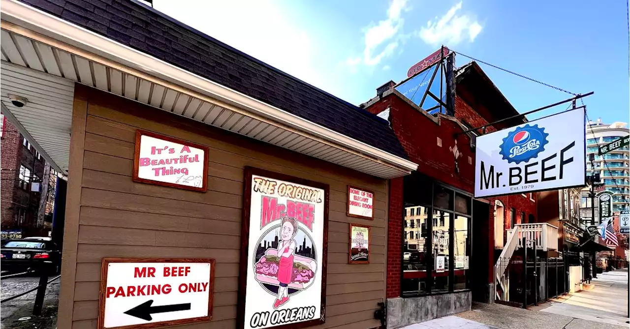 The Juicy History of Chicago’s Mr. Beef Started with Carl Bonovolanto