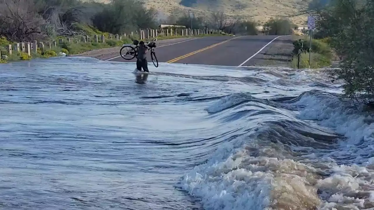 Flooded roadways prompt water rescues in Phoenix, Maricopa County