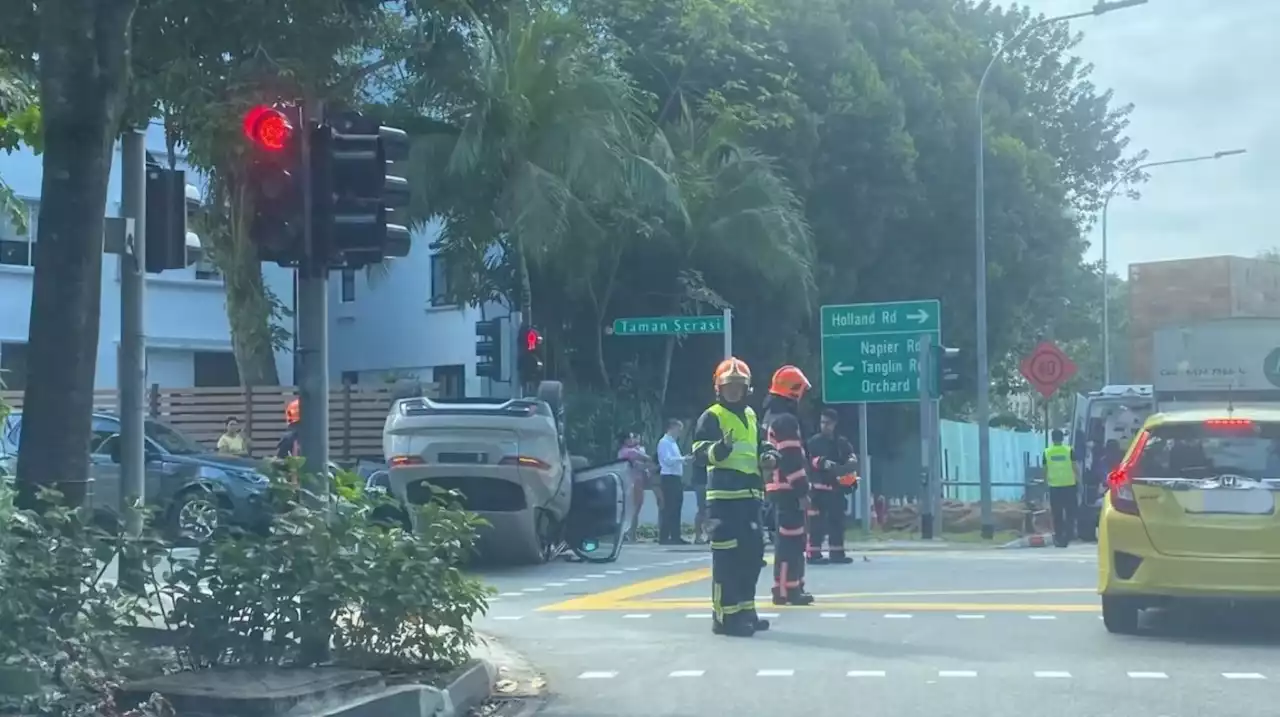 2-year-old in hospital after Jaguar sportscar overturns in Tanglin - Singapore News