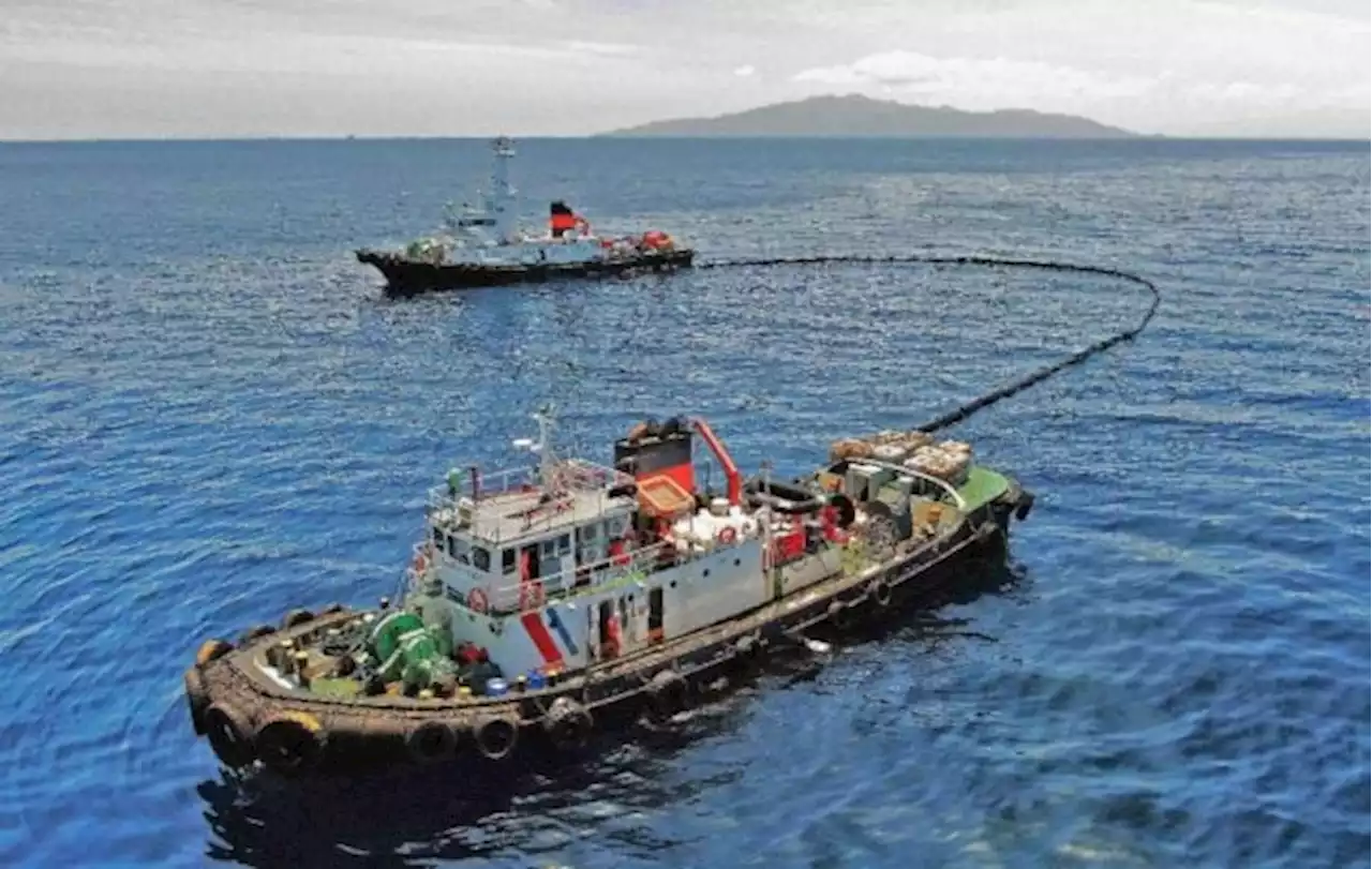 PCG, Marina accountable for oil spill, say senators