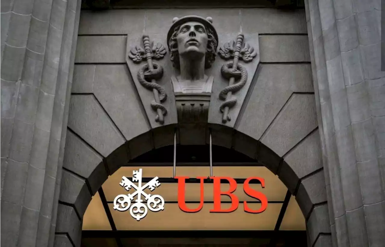 UBS in talks to acquire Credit Suisse -FT By Reuters