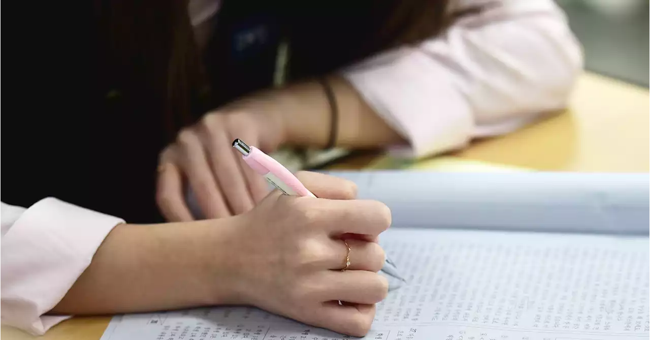 '야자·0교시' 부활 조짐…엉덩이 붙이고 있으면 공부 습관 생긴다? | 중앙일보