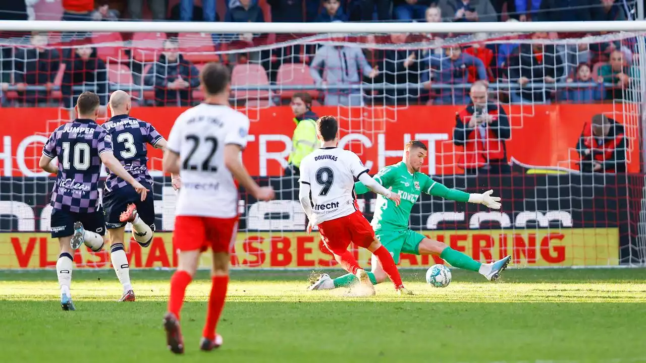 Hake wint met Go Ahead bij zijn oude club Utrecht door goal in blessuretijd