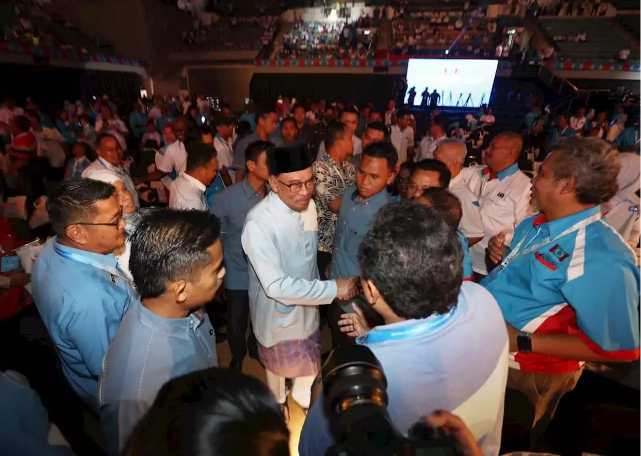 PKR Special National Congress gets off to a rockin' start