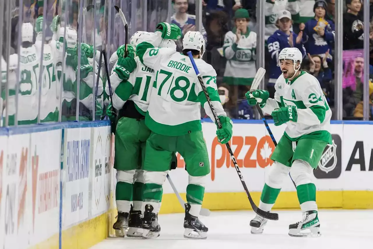 Maple Leafs make it look easy being green in win over Hurricanes