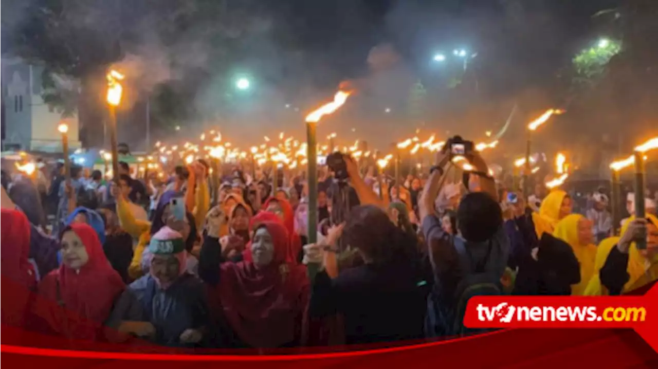 Menyambut Bulan Suci Ramadhan, Pawai Obor Terangi Ruas Jalan Kota Medan