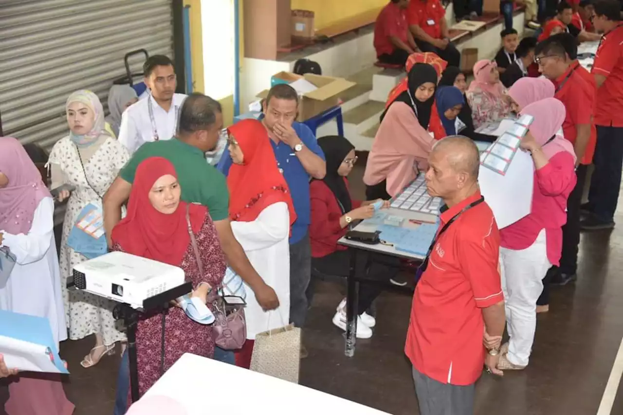 Proses pemilihan UMNO di lapan bahagian di Terengganu berjalan lancar