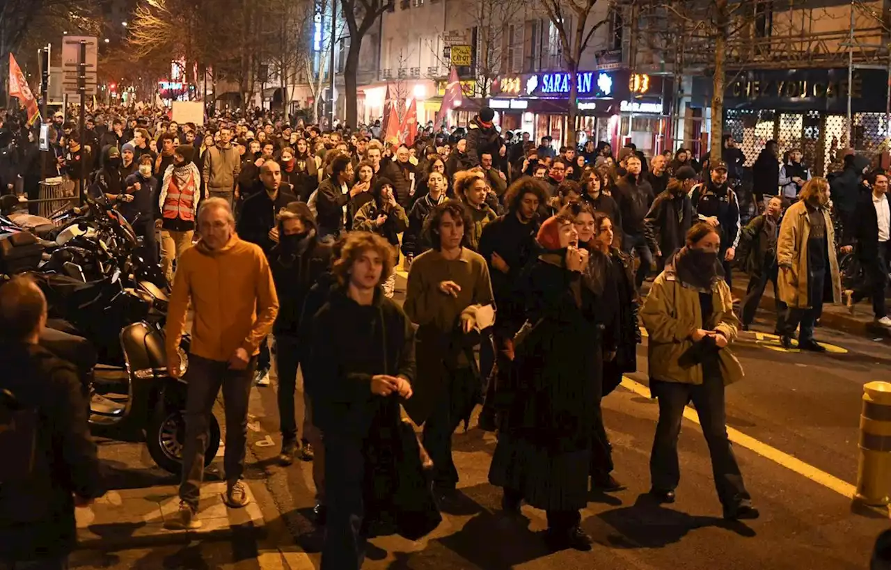 A la veille des motions de censure, colère et ressentiment dans la rue