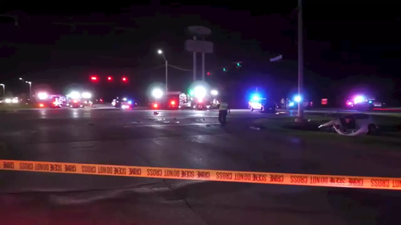 Texas City police officer injured in crash La Marque crash, police say