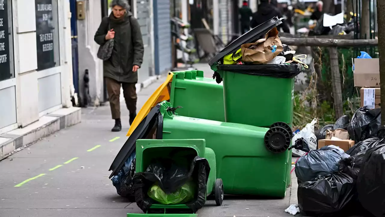 'La rébellion à notre manière': réquisitionnés, des éboueurs de Paris font de la résistance