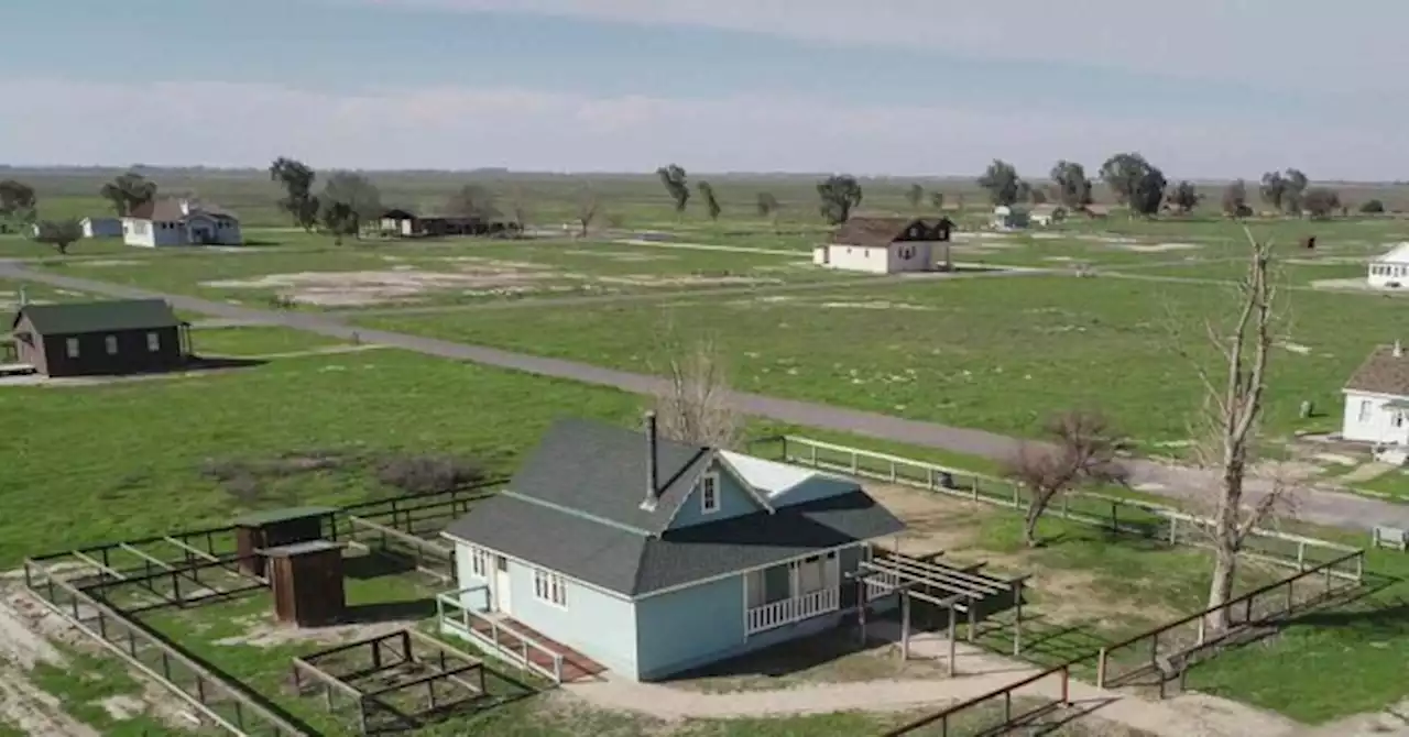 Neighbors Feud in California as Floodwaters Threaten Farms, Towns