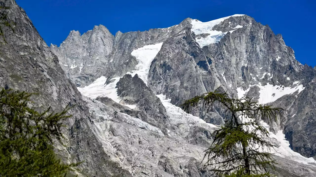 Two skiers missing in avalanche near Mont Blanc