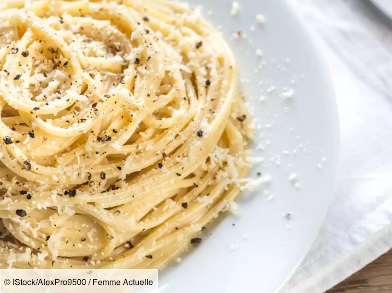 Cacio e pepe : la recette de Yotam Ottolenghi avec un ingrédient magique