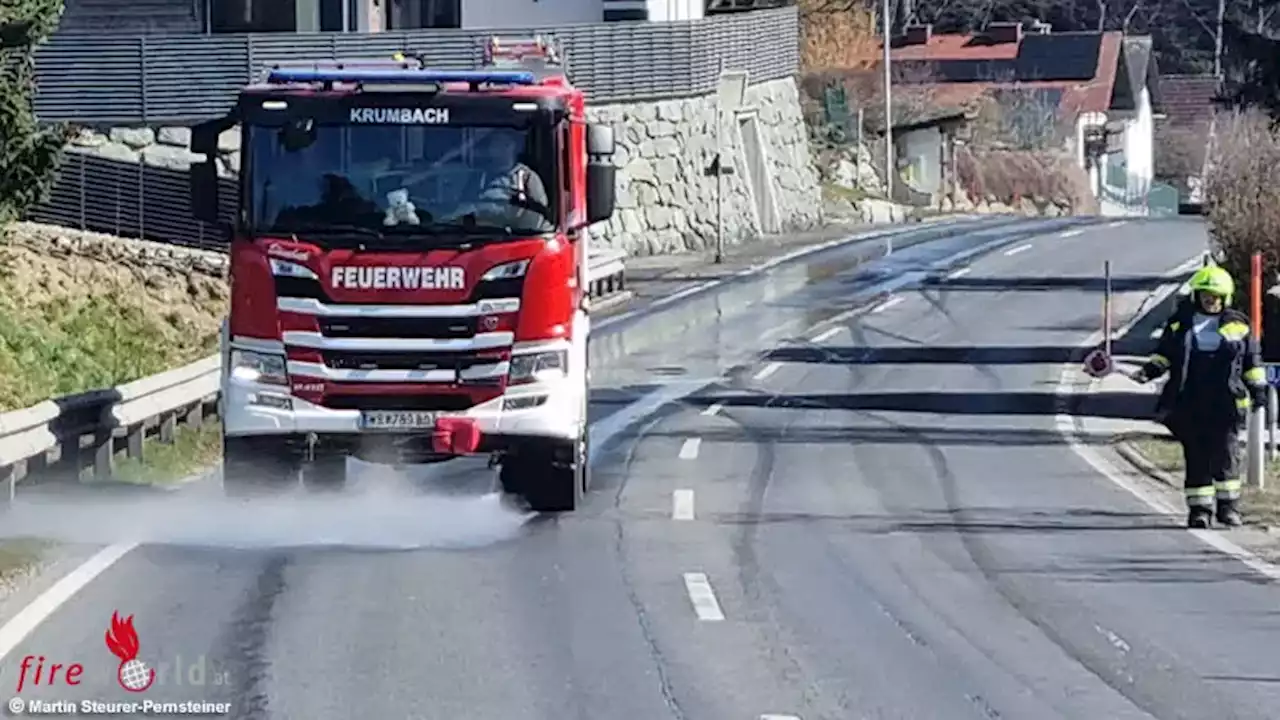 Nö: Entfernen einer Ölspur auf der B55 in Krumbach durch die Krumbacher Feuerwehren