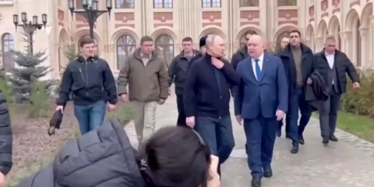 Putins Besuch in Mariupol wirft Doppelgänger-Frage wieder auf - Video