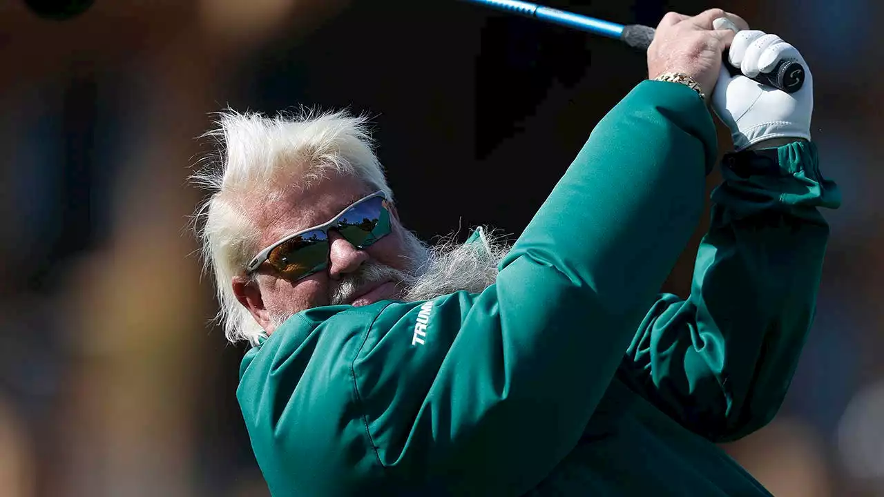 Golf legend John Daly texting Arkansas coach tips amid March Madness run