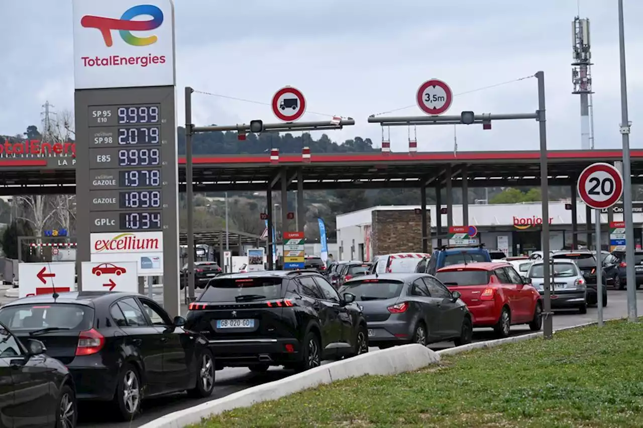 VIDÉO. Pénurie de carburant : des files d’attente de plusieurs kilomètres dans certaines stations des Bouches-du-Rhône et à Marseille