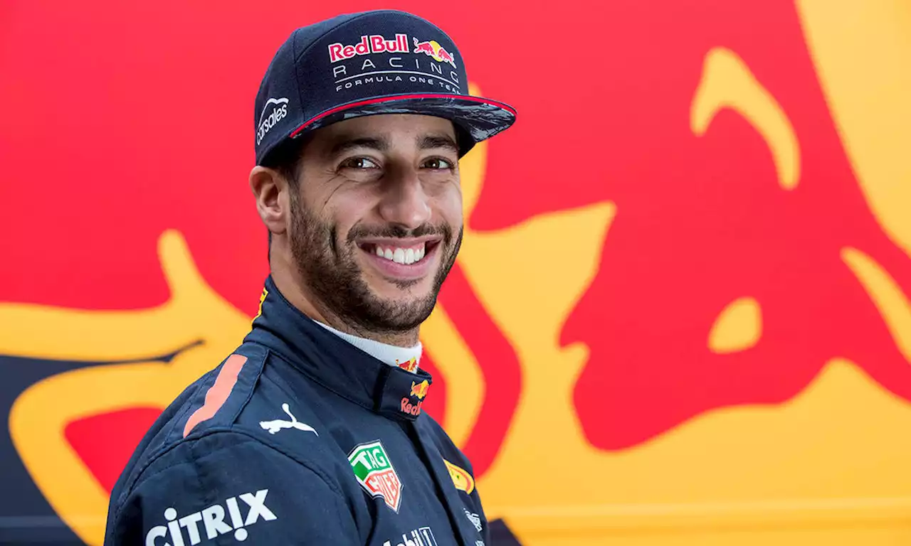 F1 star Daniel Ricciardo makes an exciting announcement & fans hilariously react