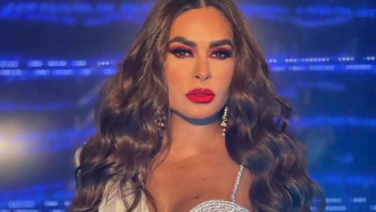 Galilea Montijo se disfraza de Paulina Rubio y la 'Chica dorada' lanza ácido comentario: 'Te veo futuro de noche'