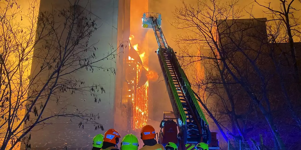 Großeinsatz! 28 Feuerwehren löschten Brand bei Wien