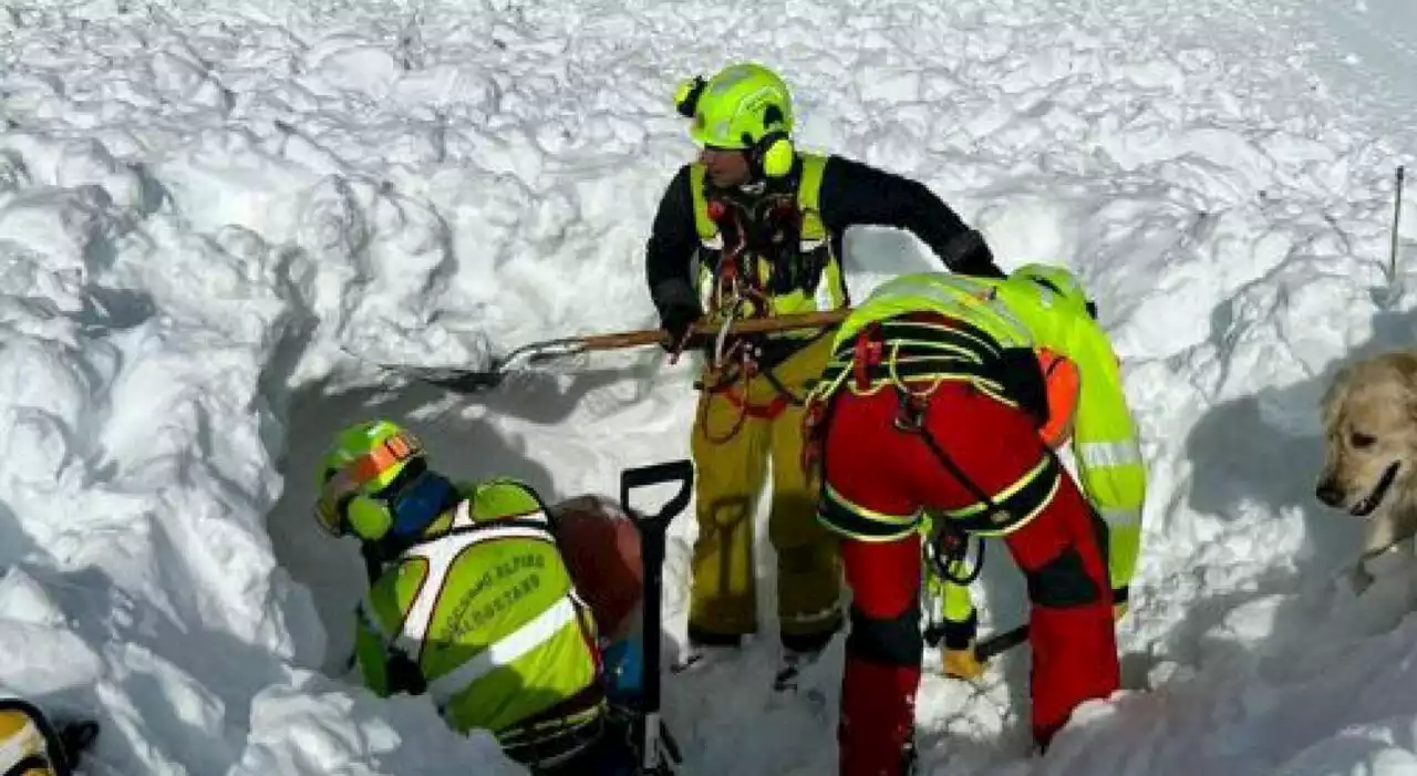 Valanga sopra Courmayeur, si temono sciatori coinvolti: il distacco in un canalone della val Veny