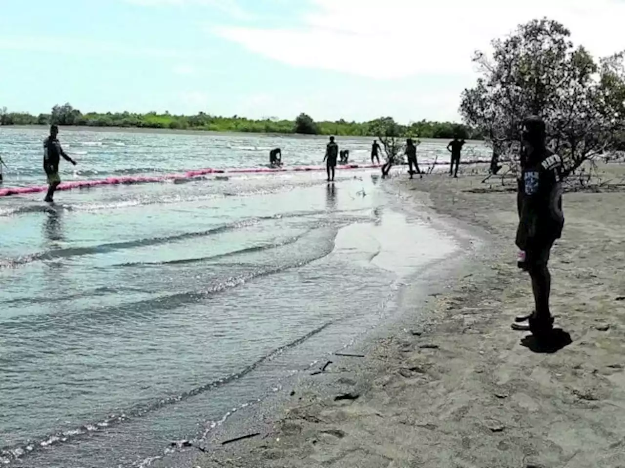 UP-MSI: More oil spill might reach Calapan City in next 3 days