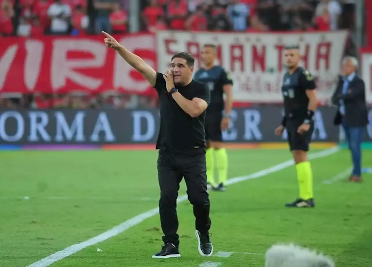 Independiente no pudo ni con la ayuda por los errores de Colón: Leandro Stillitano les pidió disculpas a los hinchas y dijo que va a seguir en el cargo como DT