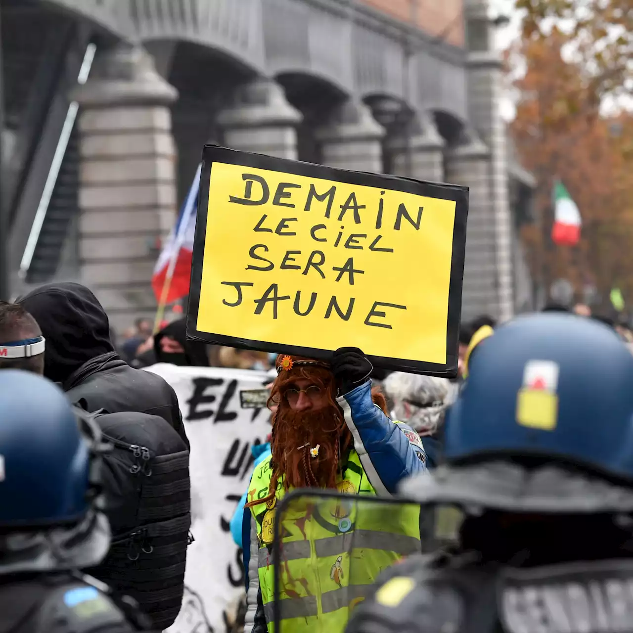 Réforme des retraites : les Gilets jaunes de retour sur le rond-point de Saint-Dizier