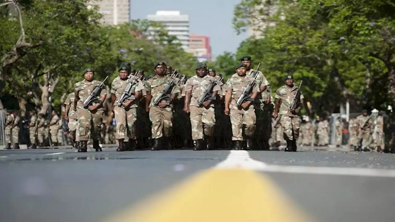 SAPS, SANDF already stationed at Kimberley airport - SABC News