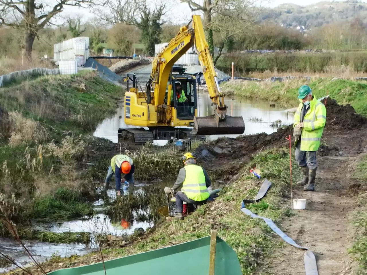 Road bridge closed to traffic from tomorrow for canal restoration work