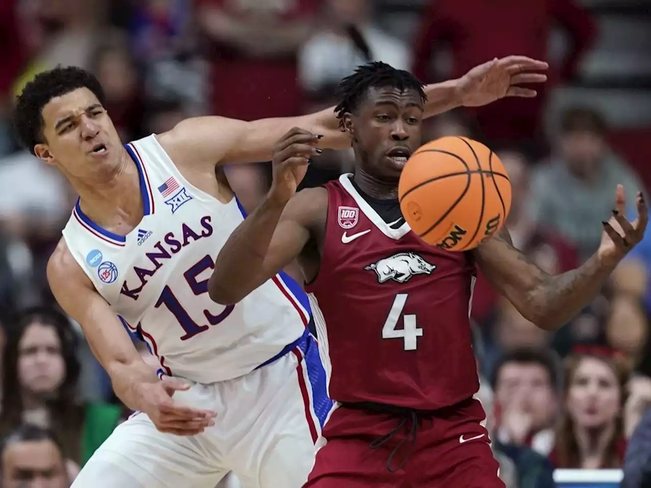 Arkansas ousts defending champ Kansas from March Madness