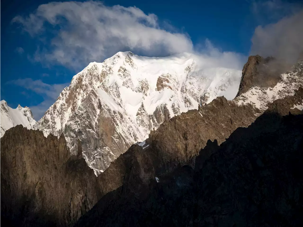 Two off-piste skiers missing in avalanche near Mont Blanc