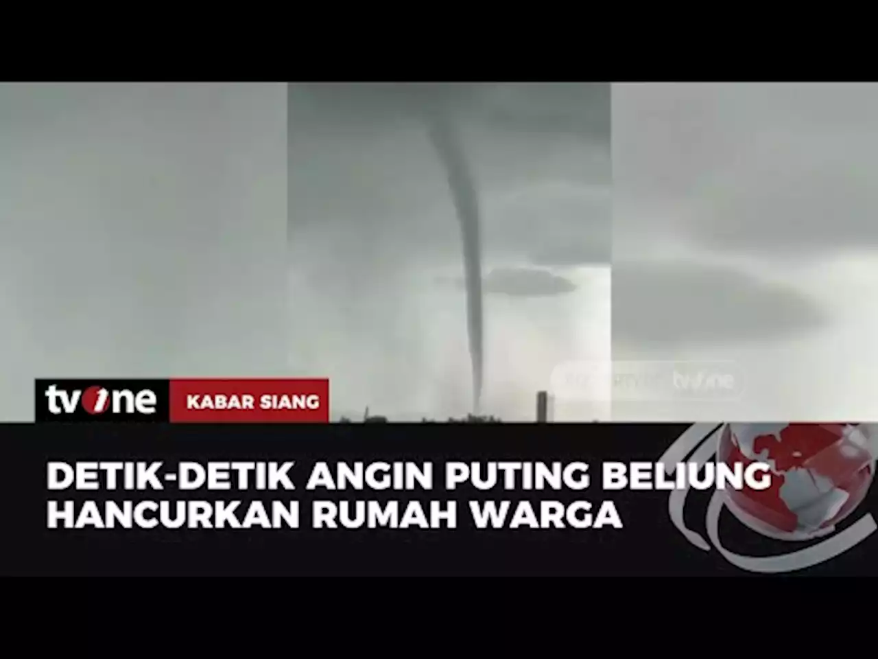 Atap Rumah Warga Rusak Parah Akibat Terjangan Angin Puting Beliung - tvOne