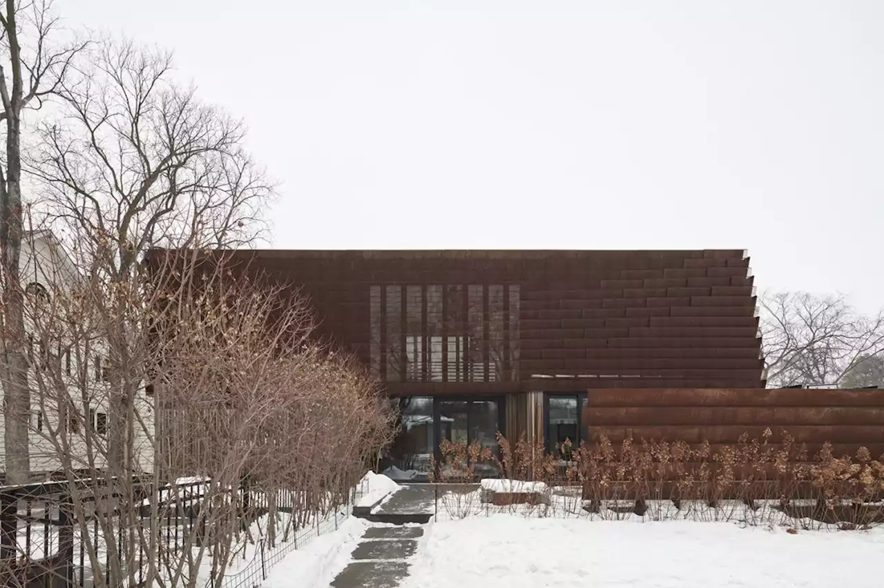 Veil House balances openness and seclusion in Winnipeg