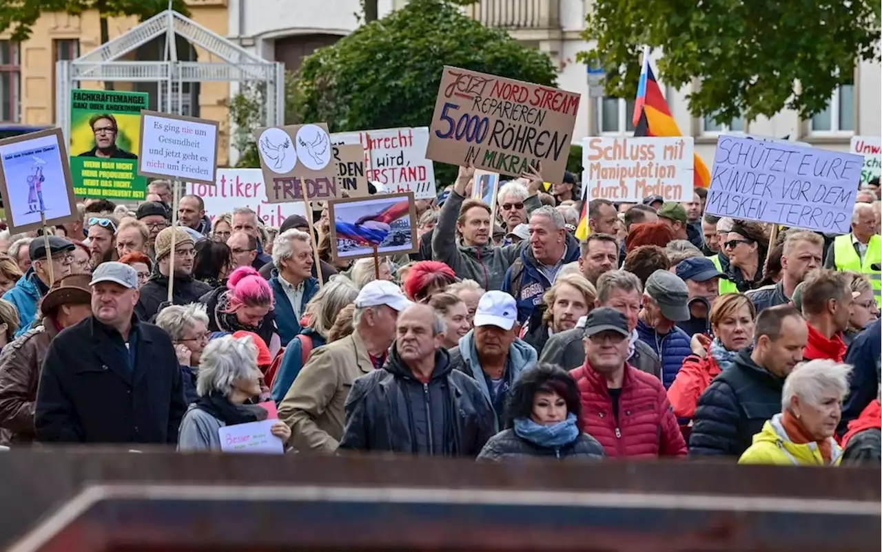 Montagsdemos in Ostdeutschland: Gegen was wird eigentlich protestiert?