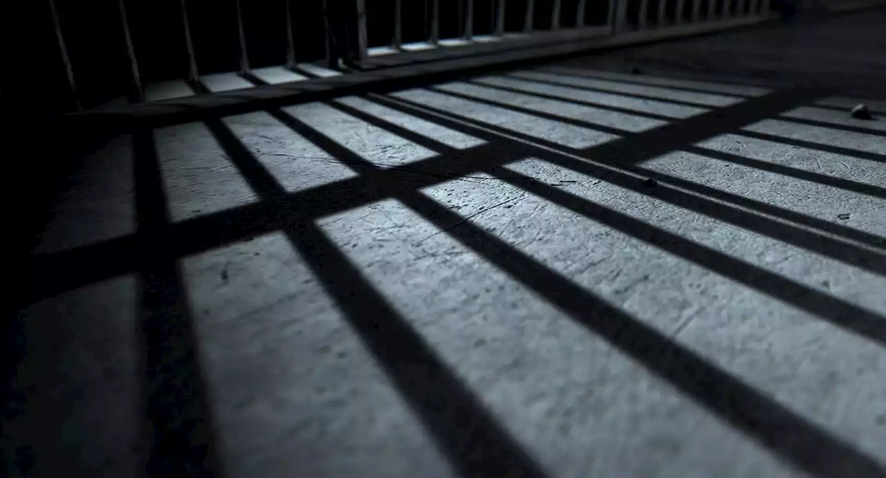 Former corrections officer accused of accepting bribes to smuggle drugs to inmates in federal, private prison in Ohio