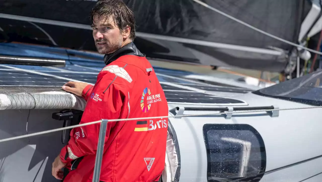 Boris Herrmann - Ocean Race: Mast-Riss bei deutschem Weltumsegler – »Das wirft uns natürlich weiter zurück«