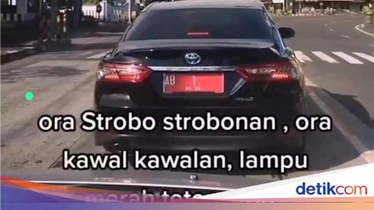 Heboh Mobil Sultan Jogja Berhenti di Lampu Merah, Ini Cerita di Baliknya